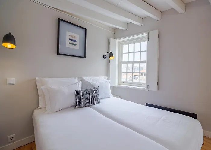 Comfortable In * Oporto